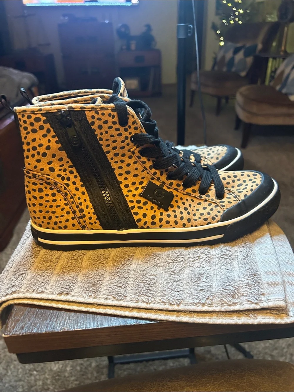 GBG Los Angeles Leopard-Print High-Top Sneakers in Black & Tan